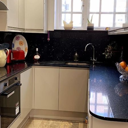 Stylish And Cosy 3 Bedroom Appartment Лондон Экстерьер фото
