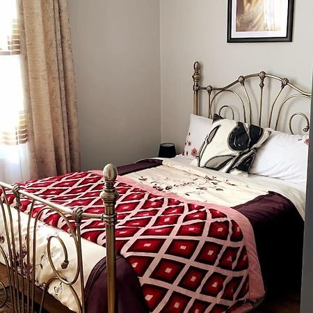 Stylish And Cosy 3 Bedroom Appartment Лондон Экстерьер фото